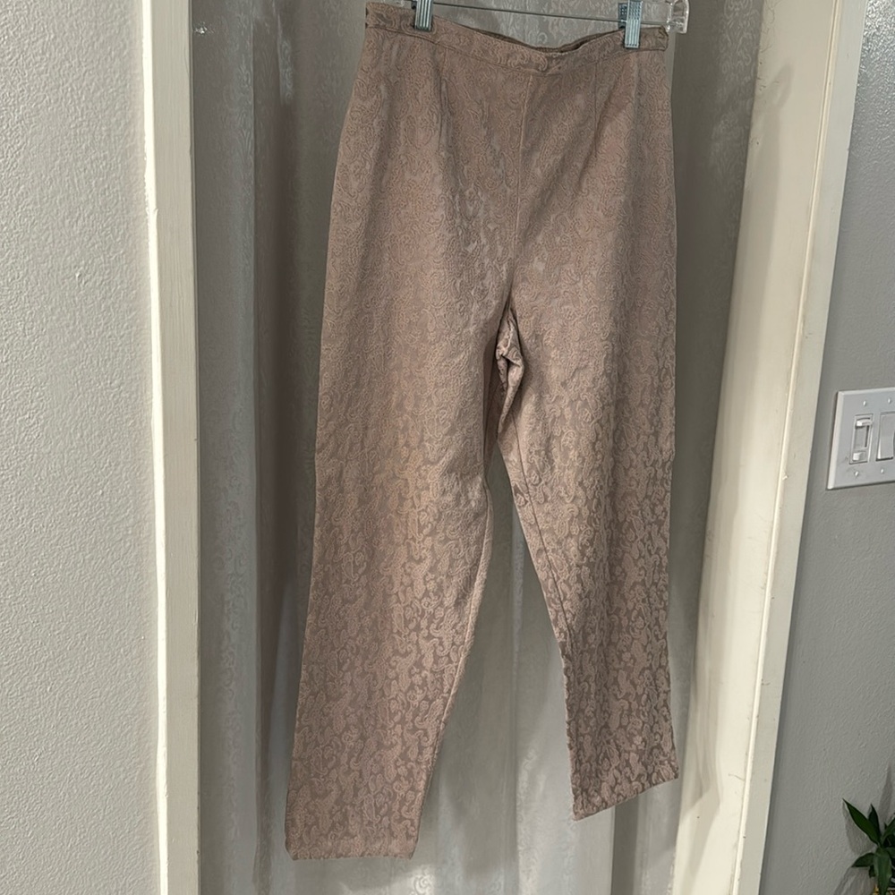 EXPRESS BEIGE BROCADE CIGARETTE PANT SZ: 9/10